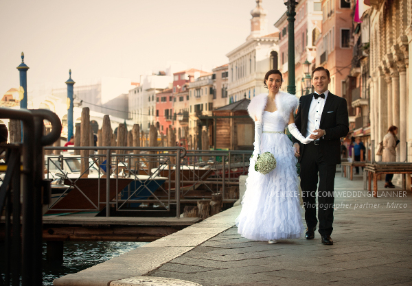 Wedding Elise in Venice walking