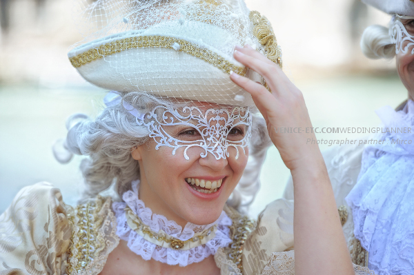 masquerade wedding in venice 10.